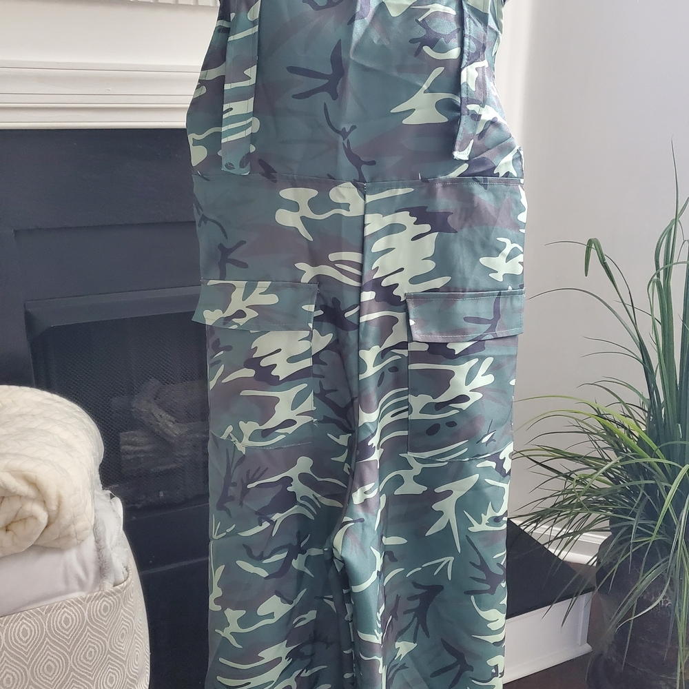 Camouflage Jumpsuit - Picture 3 of 3